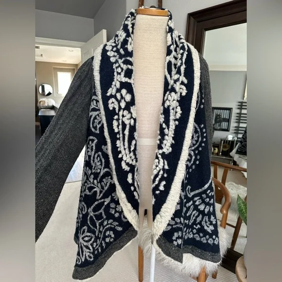 Anthropologie sleeping in snow cardigan, size large - Picture 4 of 17